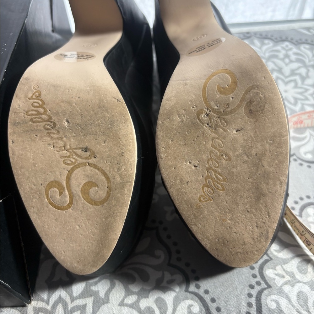 Seychelles Black Heels with Floral Lining - Picture 12 of 12